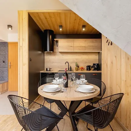 Luxury Salwatorianska Mountain View By Renters Prestige Apartman *