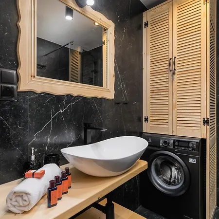 Luxury Salwatorianska Mountain View By Renters Prestige דירה זקופאנה