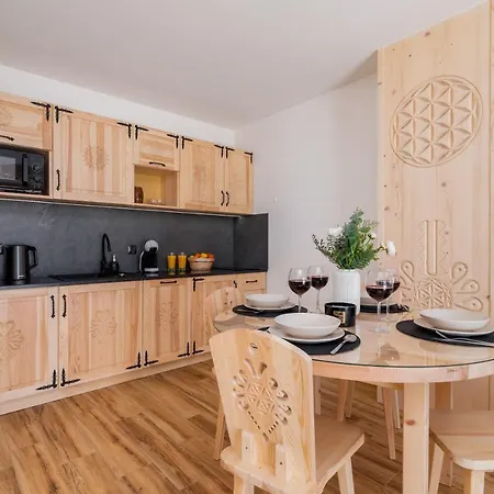 Luxury Salwatorianska Mountain View By Renters Prestige דירה זקופאנה