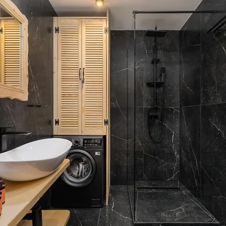 Luxury Salwatorianska Mountain View By Renters Prestige * זקופאנה