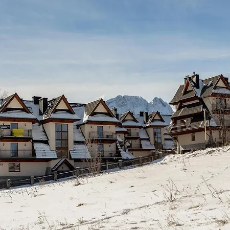 Luxury Salwatorianska Mountain View By Renters Prestige זקופאנה