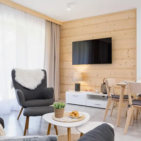 Luxury Salwatorianska Mountain View By Renters Prestige *