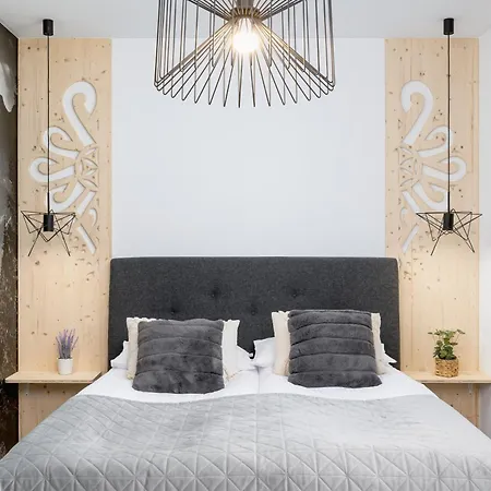 Luxury Salwatoriańska Mountain View By Renters Prestige