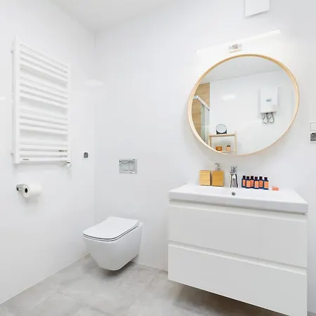 Luxury Salwatorianska Mountain View By Renters Prestige דירה זקופאנה